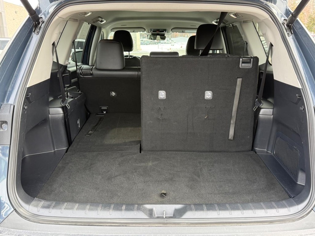 Toyota Grand Highlander Vehicle Image 4