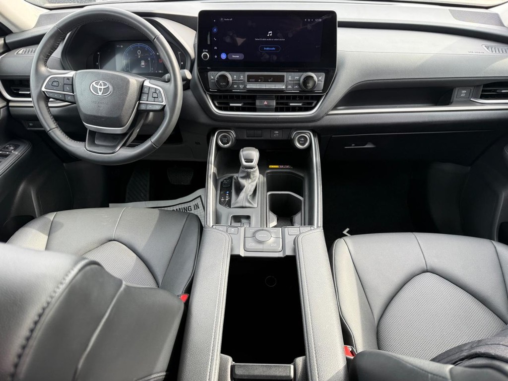 Toyota Grand Highlander Vehicle Image 13