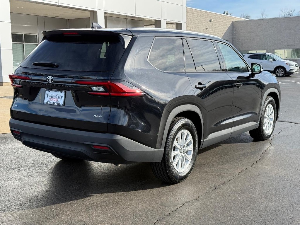 Toyota Grand Highlander Vehicle Image 3
