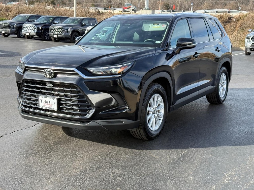 Toyota Grand Highlander Vehicle Image 8