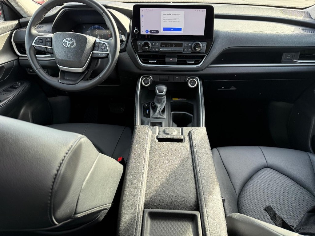 Toyota Grand Highlander Vehicle Image 12