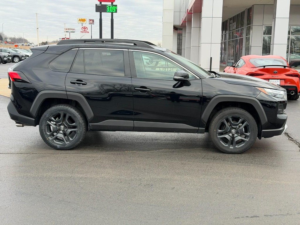 Toyota RAV4 Vehicle Image 2