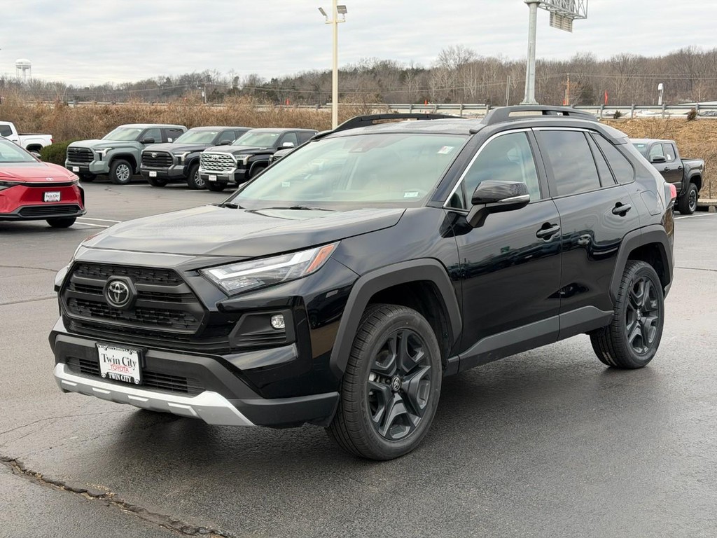 Toyota RAV4 Vehicle Image 8