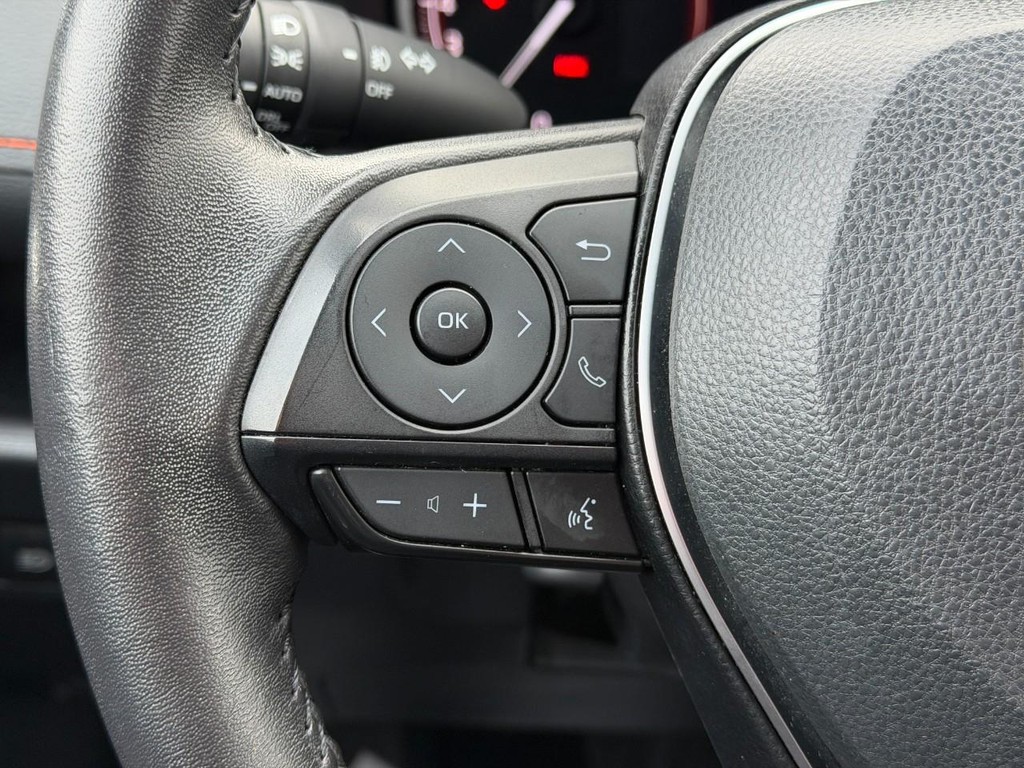 Toyota RAV4 Vehicle Image 17