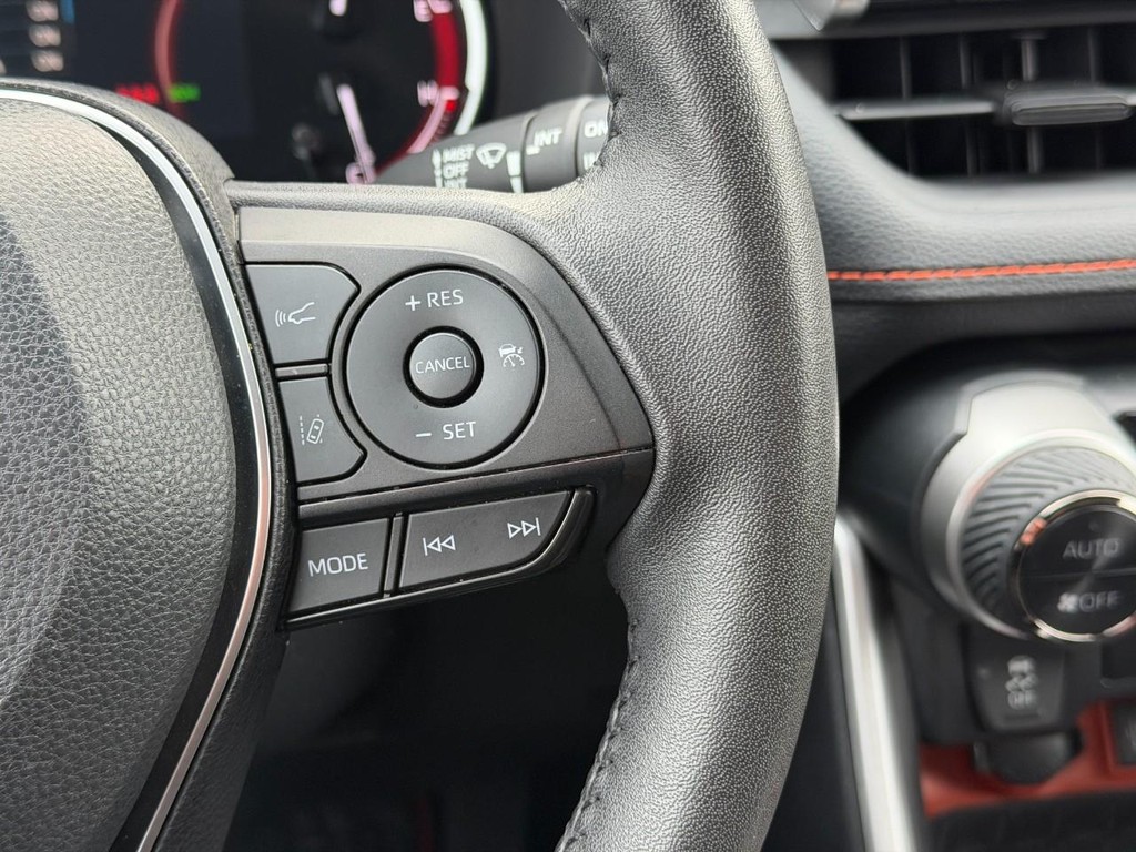 Toyota RAV4 Vehicle Image 18