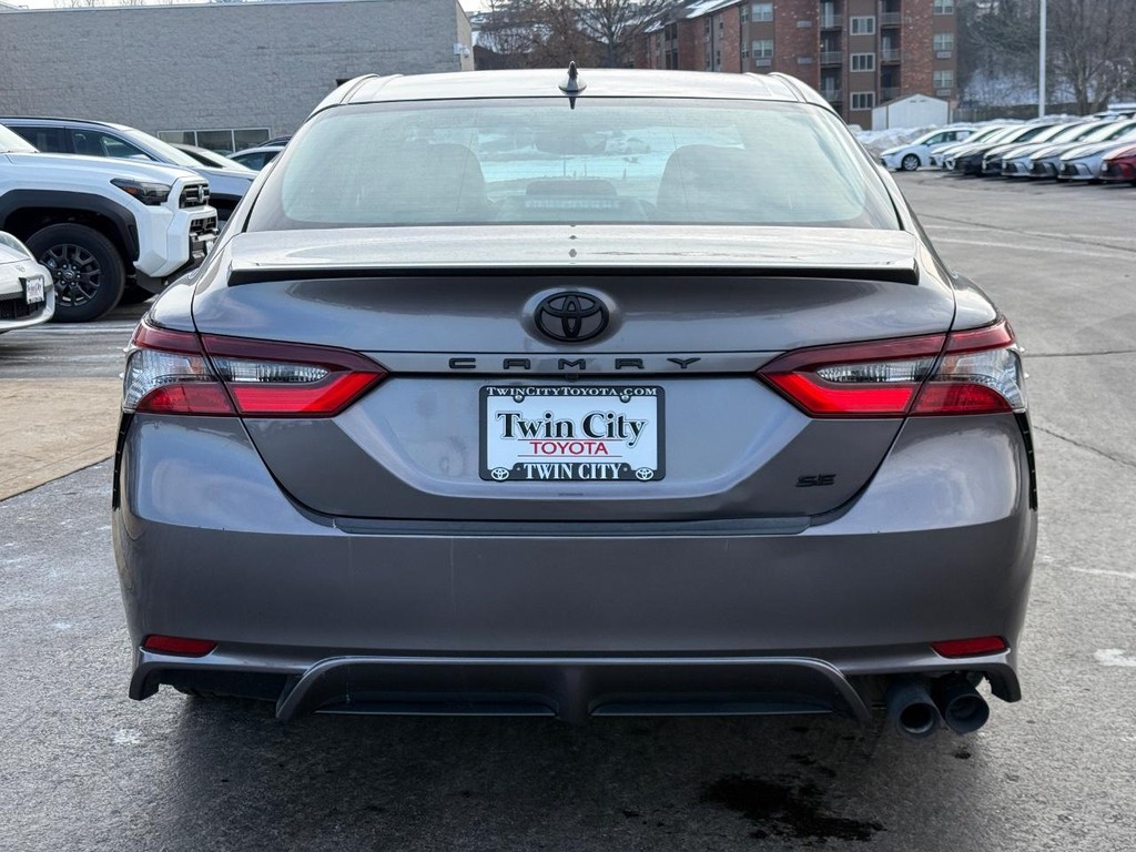 Toyota Camry Vehicle Image 4