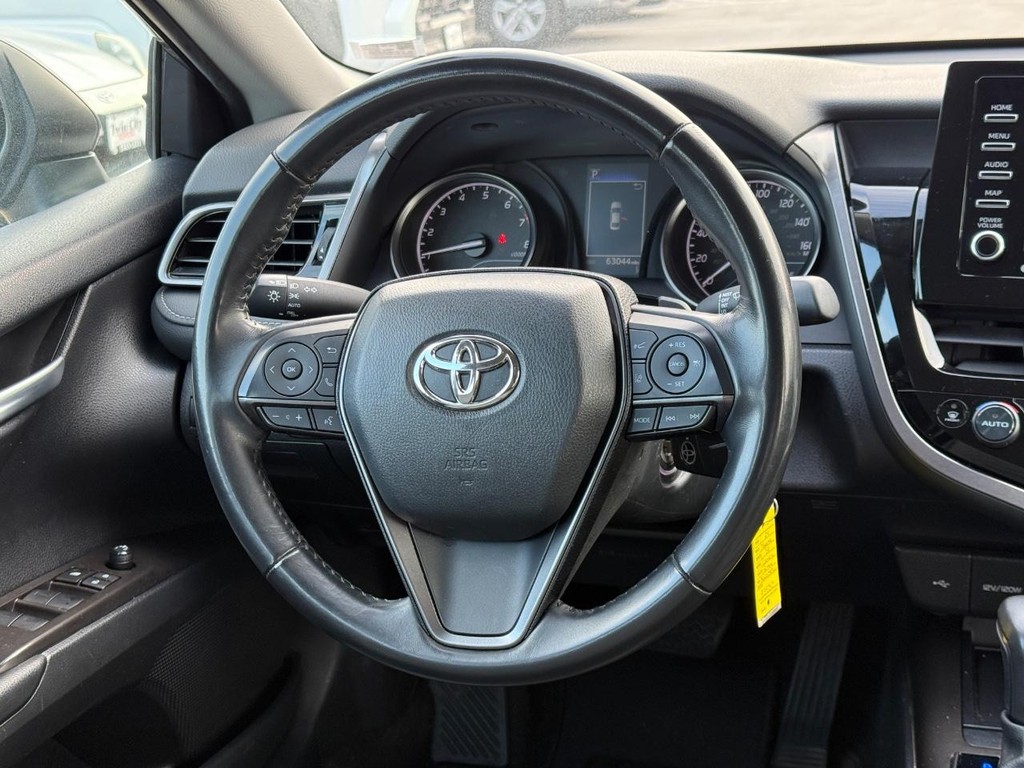 Toyota Camry Vehicle Image 12