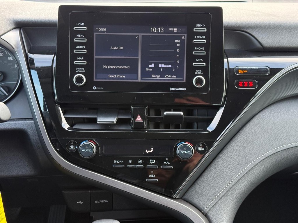 Toyota Camry Vehicle Image 13