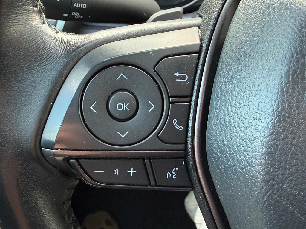 Toyota Camry Vehicle Image 16