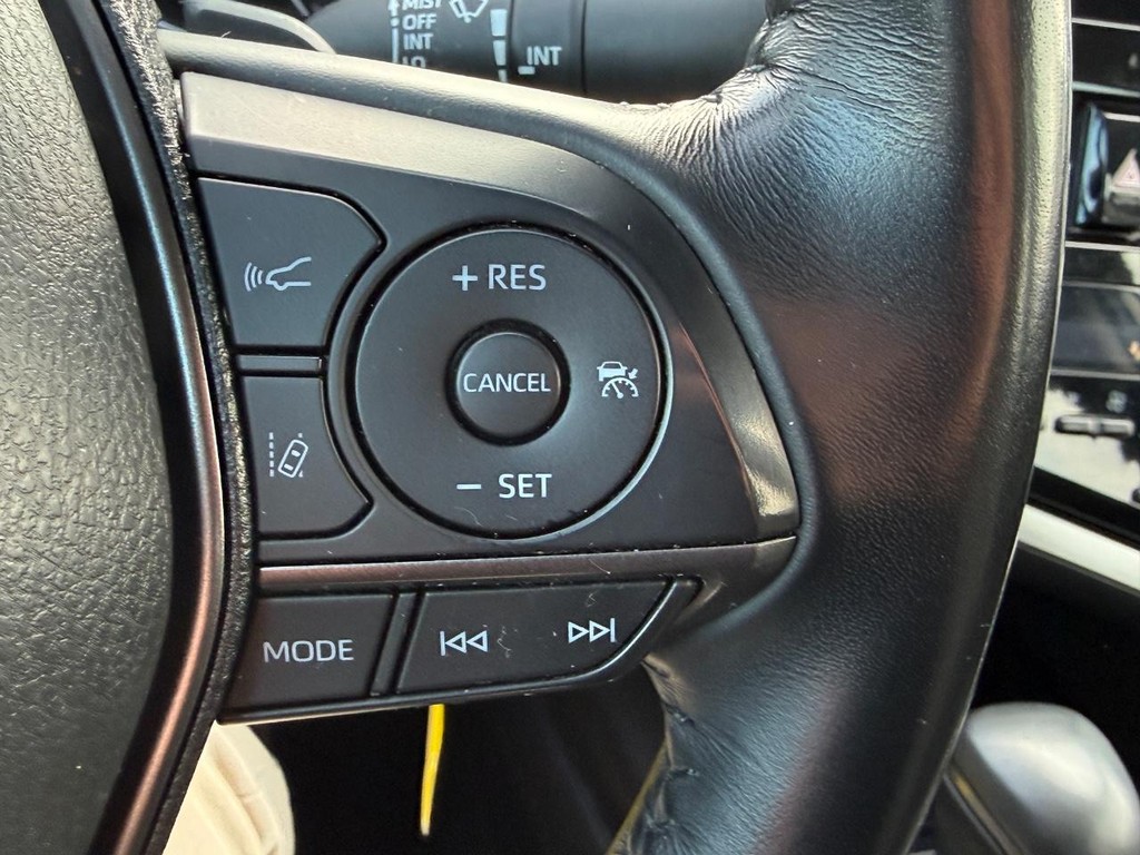 Toyota Camry Vehicle Image 17