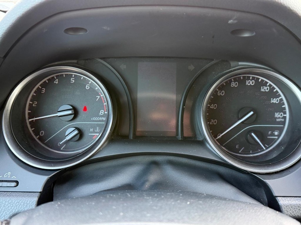 Toyota Camry Vehicle Image 18