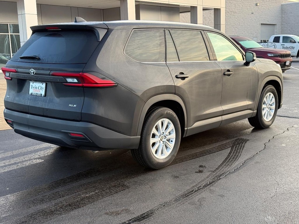 Toyota Grand Highlander Vehicle Image 3