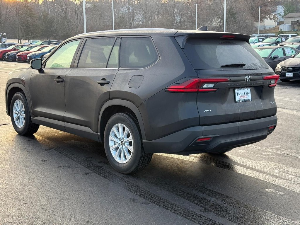 Toyota Grand Highlander Vehicle Image 7