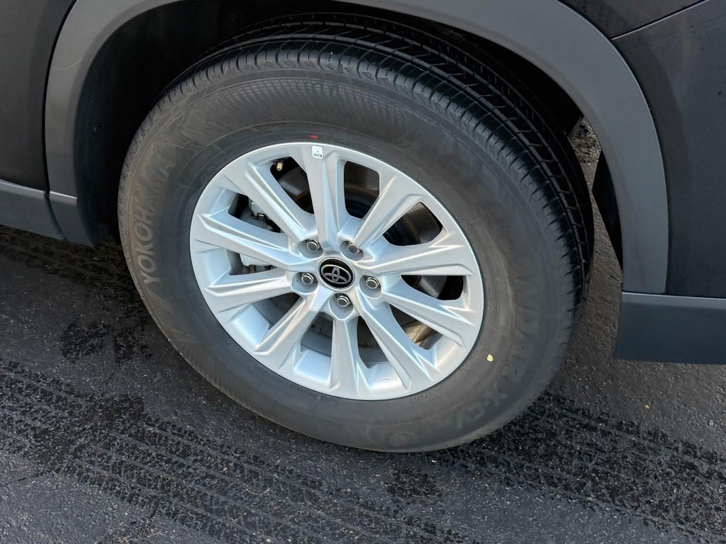 Toyota Grand Highlander Vehicle Image 8