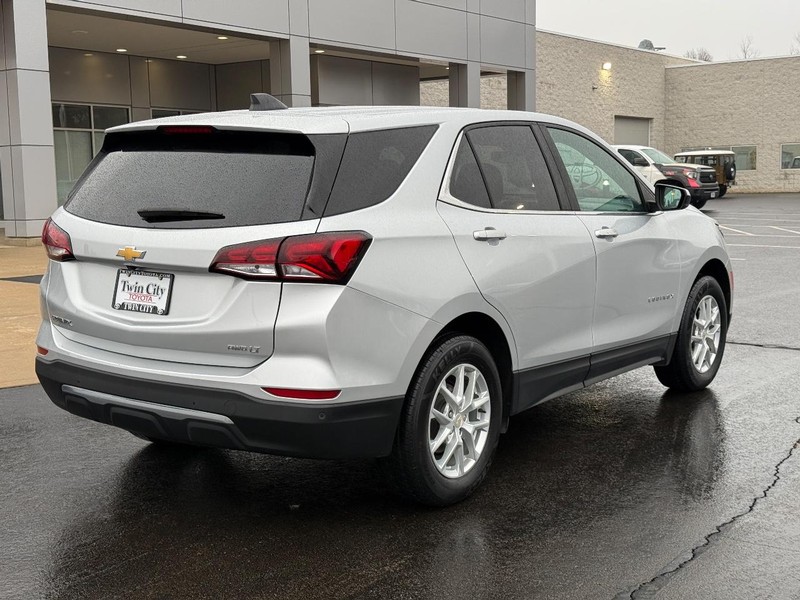 Chevrolet Equinox Vehicle Full-screen Gallery Image 03