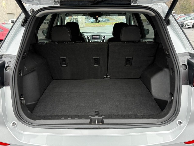 Chevrolet Equinox Vehicle Full-screen Gallery Image 04