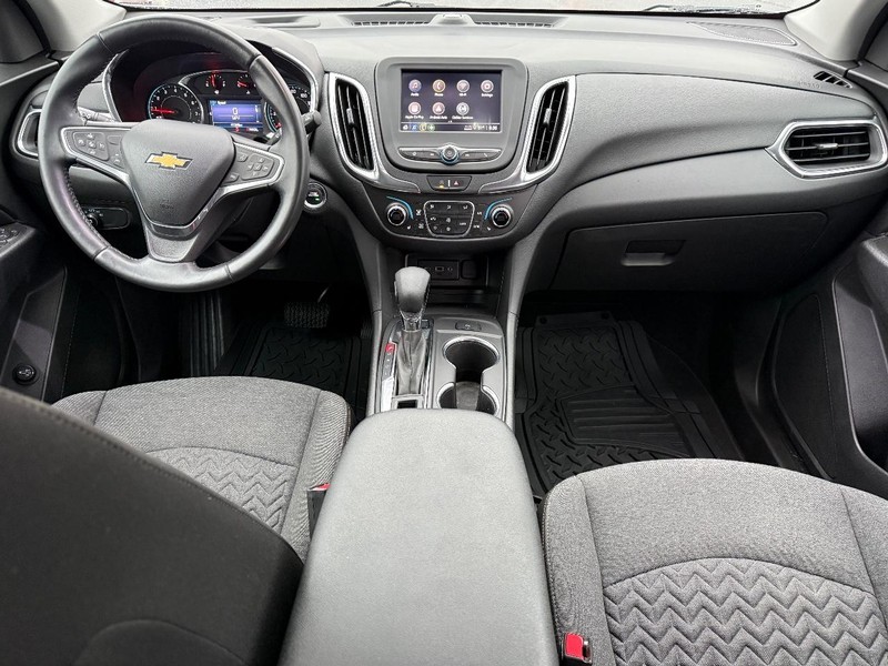 Chevrolet Equinox Vehicle Full-screen Gallery Image 11