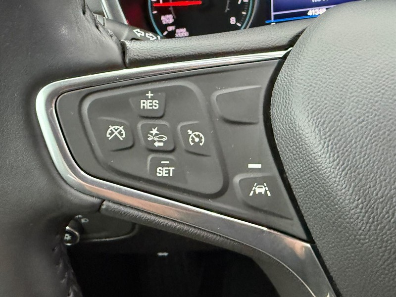 Chevrolet Equinox Vehicle Full-screen Gallery Image 16