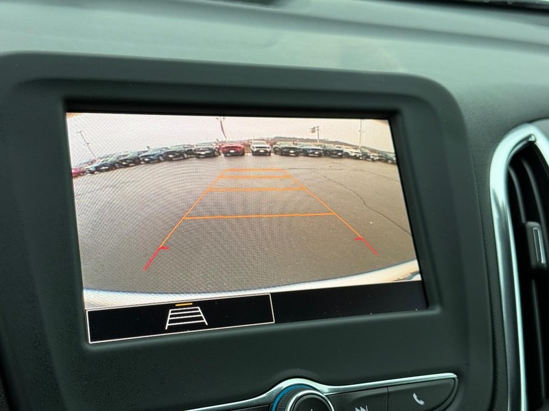 Chevrolet Equinox Vehicle Full-screen Gallery Image 20