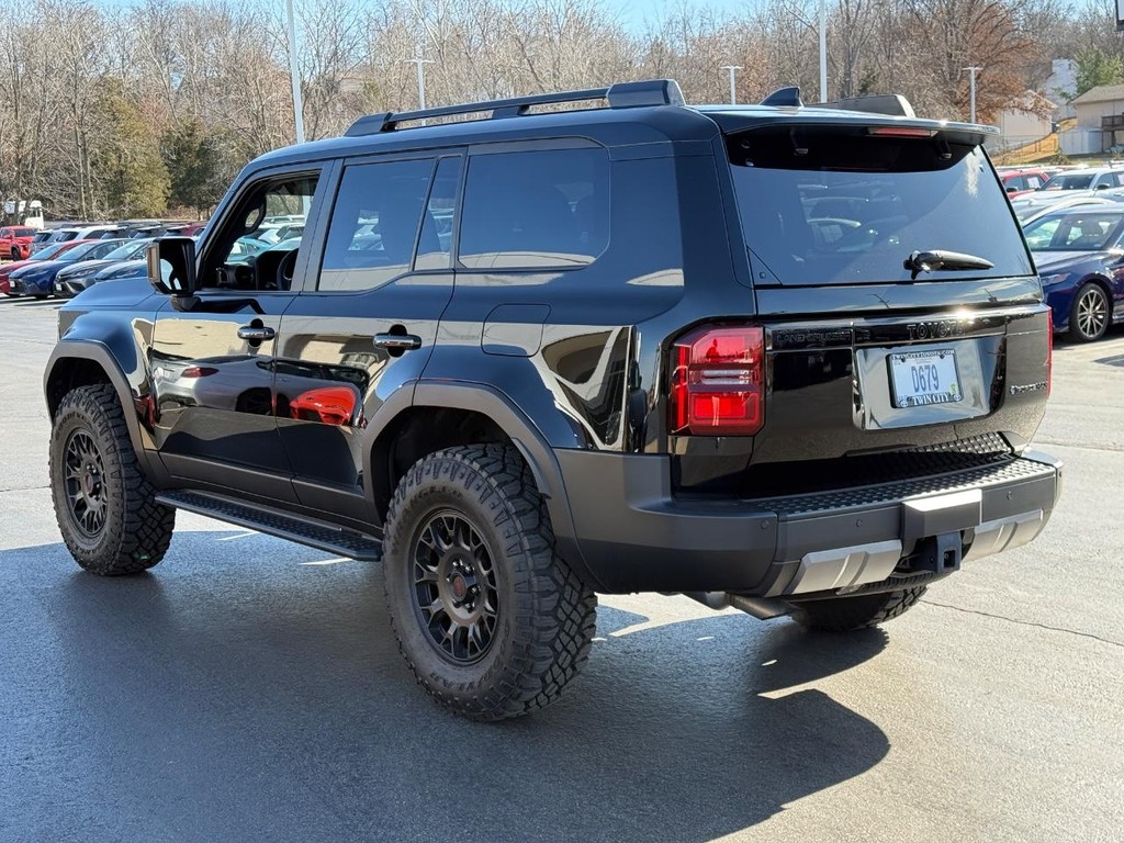 Toyota Land Cruiser Vehicle Image 6