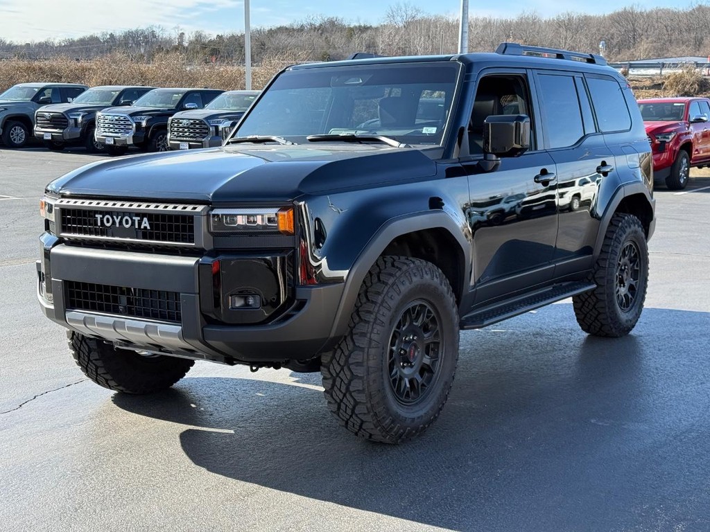 Toyota Land Cruiser Vehicle Image 8