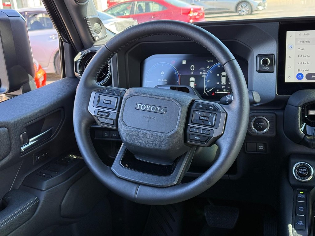 Toyota Land Cruiser Vehicle Image 12