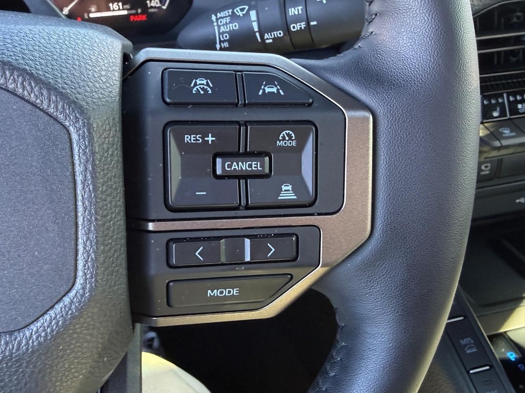 Toyota Land Cruiser Vehicle Image 18