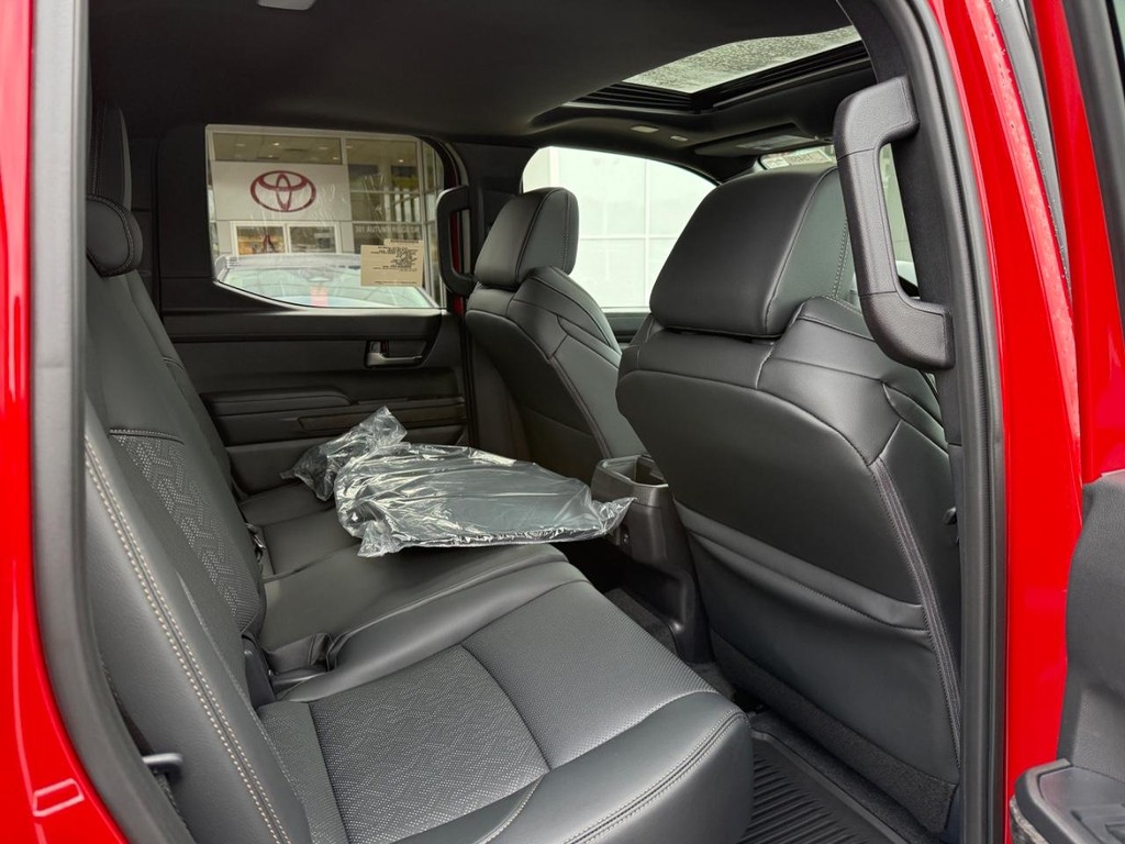 Toyota Tacoma 4WD Vehicle Image 6