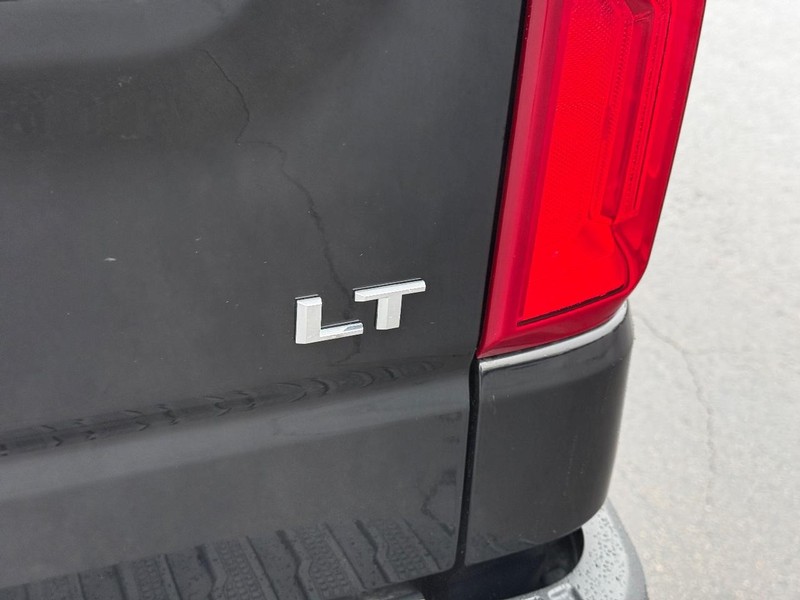 Chevrolet Silverado 1500 LTD Vehicle Full-screen Gallery Image 06