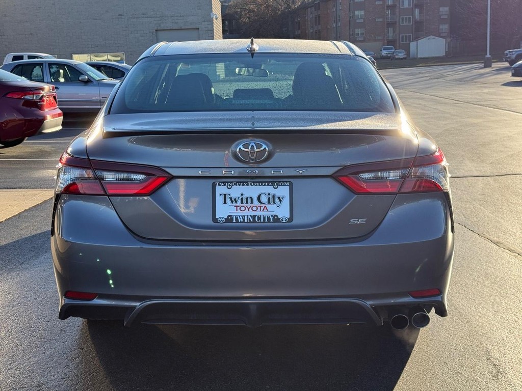 Toyota Camry Vehicle Image 4