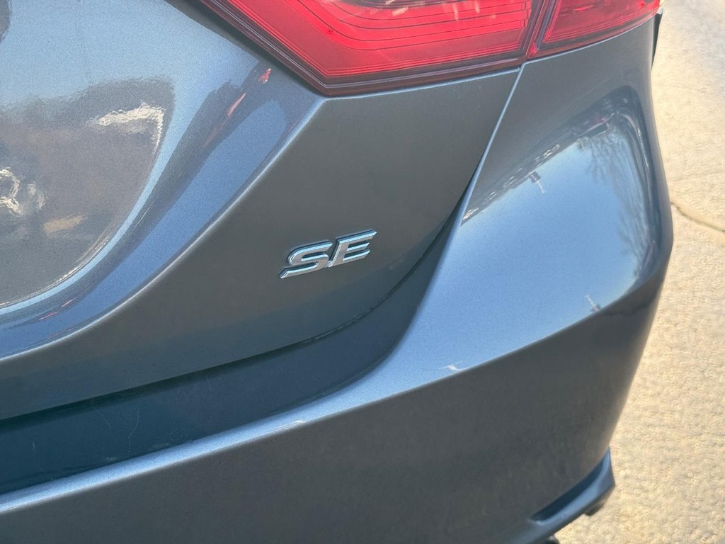 Toyota Camry Vehicle Image 5