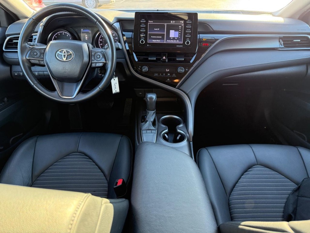 Toyota Camry Vehicle Image 11