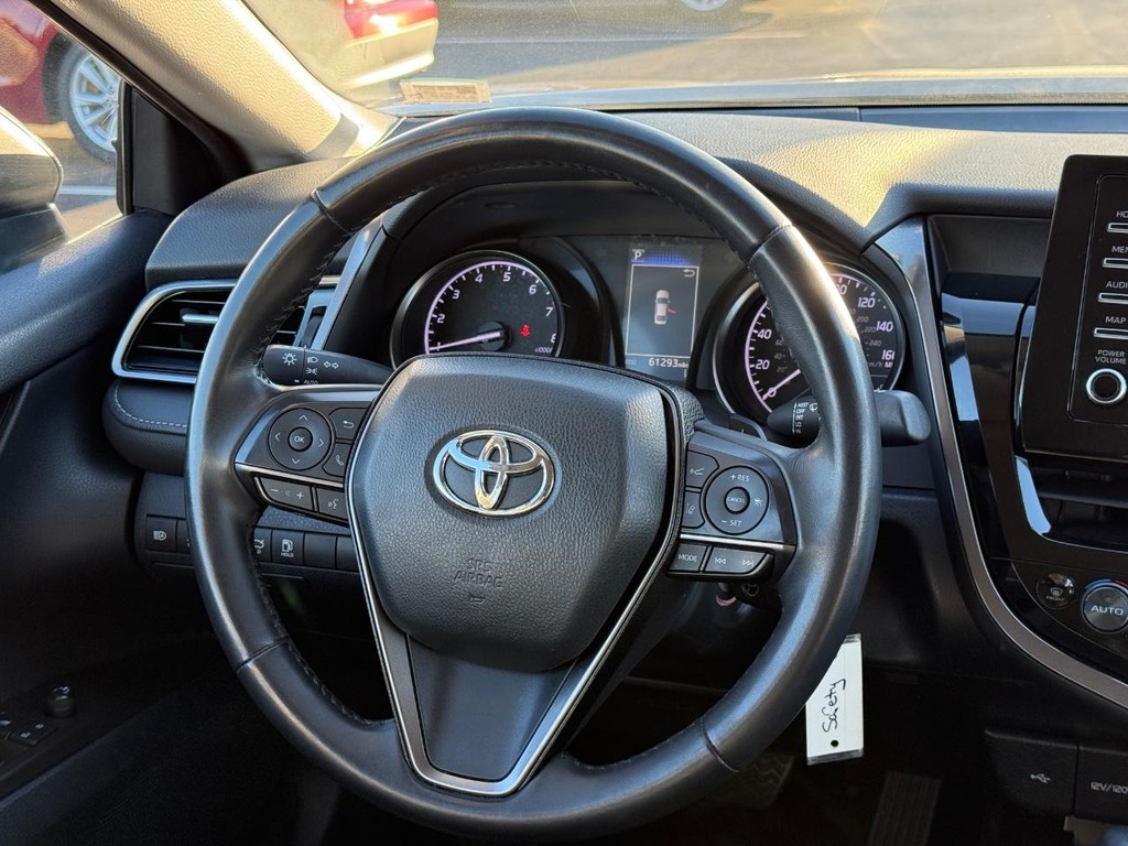 Toyota Camry Vehicle Image 12
