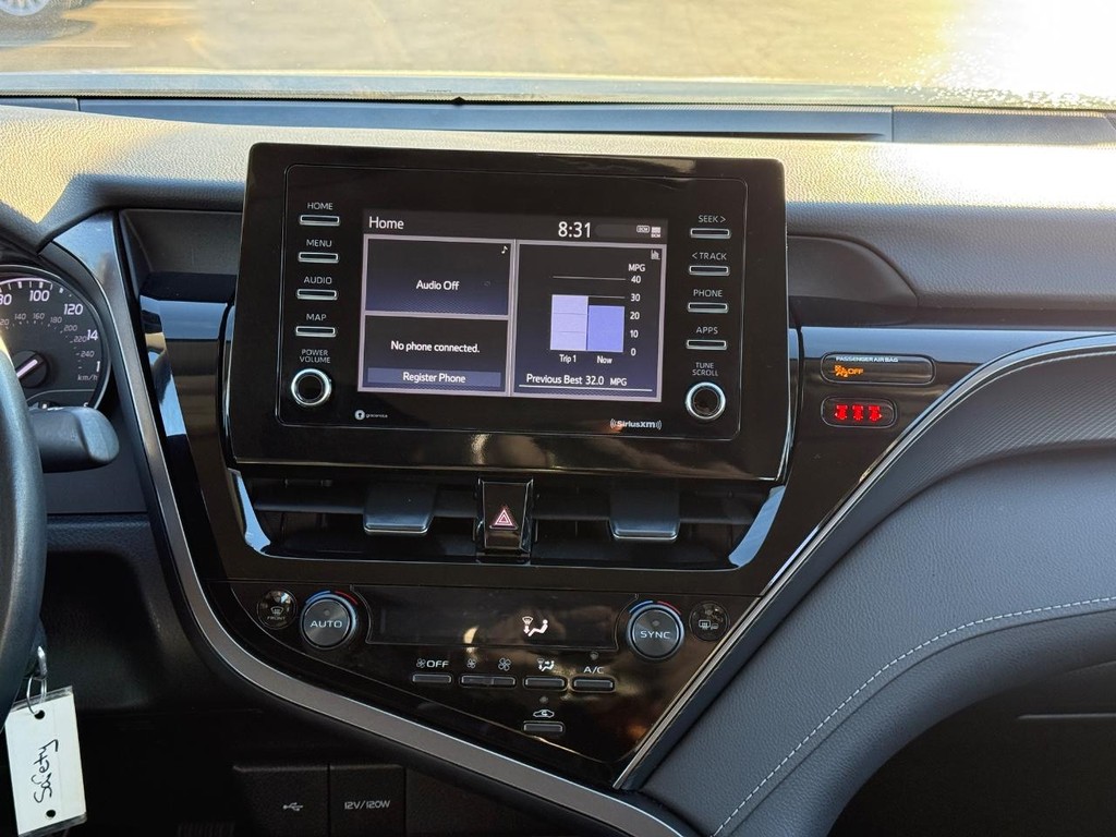 Toyota Camry Vehicle Image 13