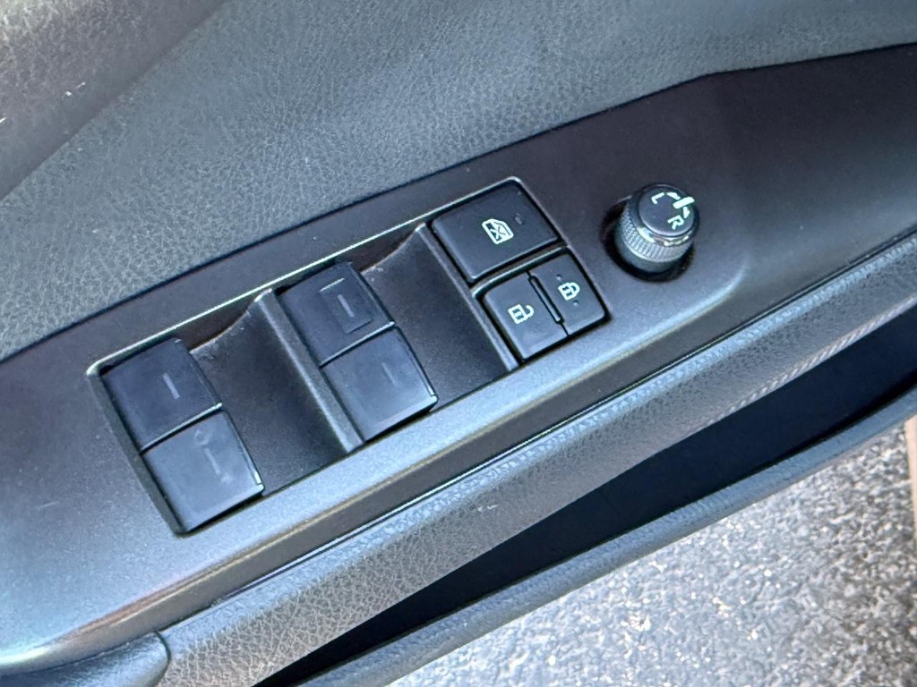 Toyota Camry Vehicle Image 15