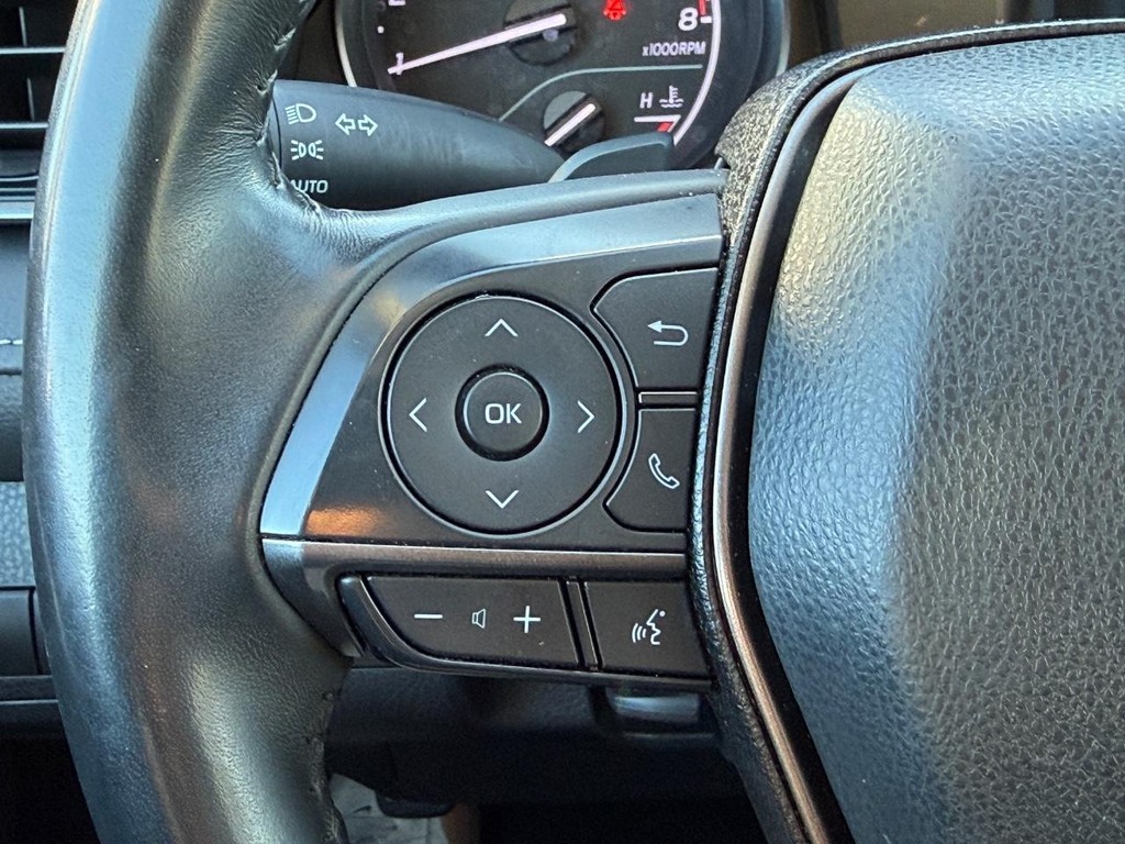 Toyota Camry Vehicle Image 17