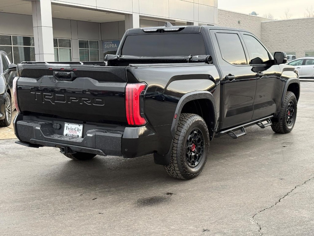 Toyota Tundra 4WD Vehicle Image 3