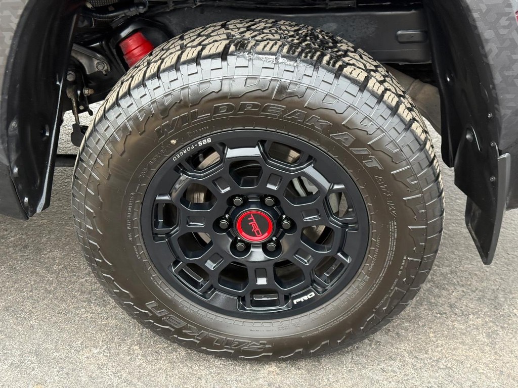 Toyota Tundra 4WD Vehicle Image 7