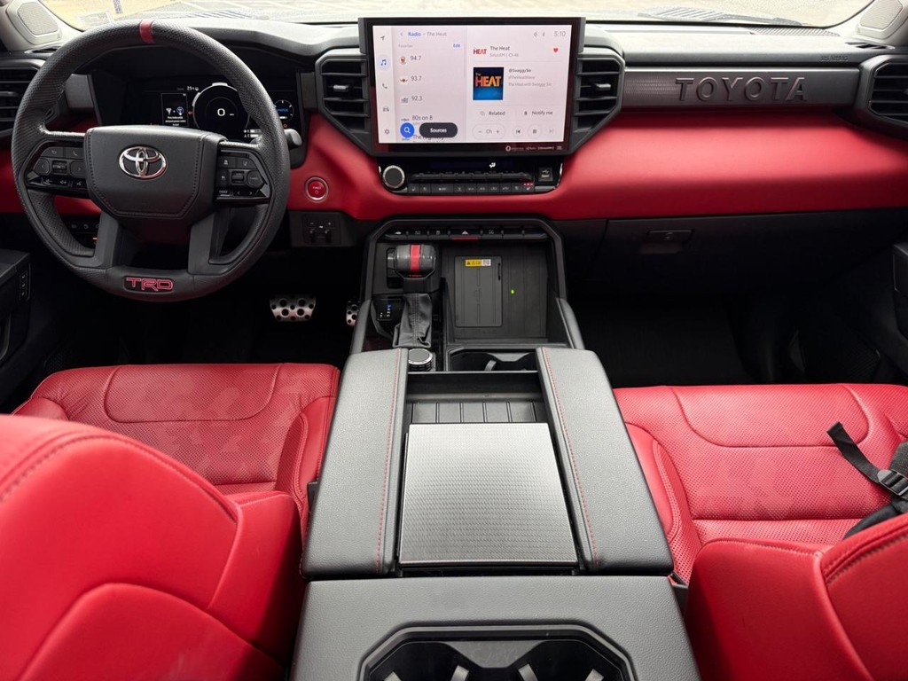 Toyota Tundra 4WD Vehicle Image 12