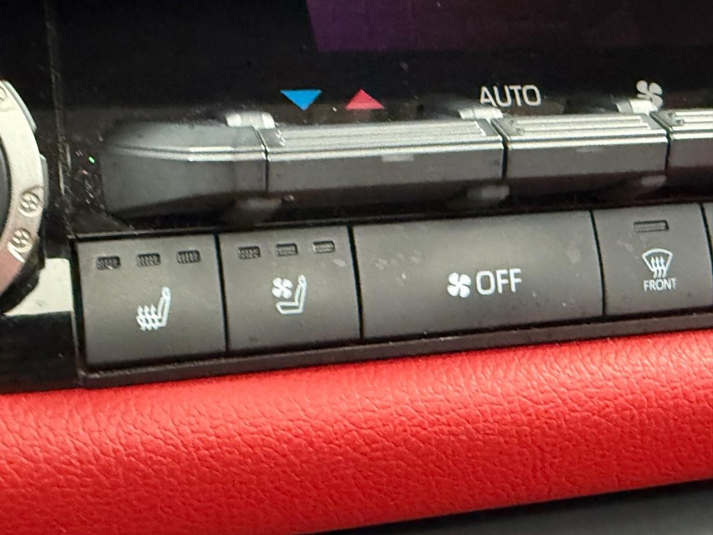 Toyota Tundra 4WD Vehicle Image 25