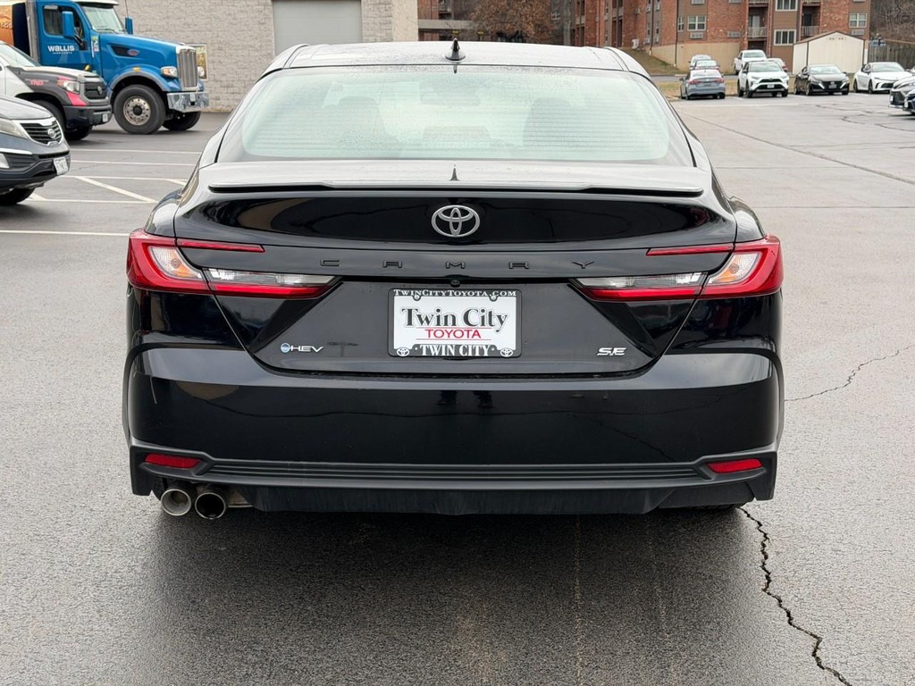 Toyota Camry Vehicle Image 5