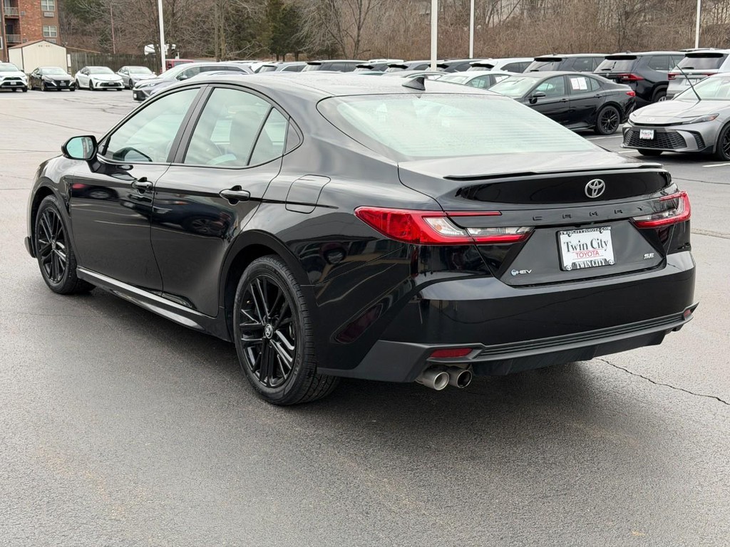 Toyota Camry Vehicle Image 7