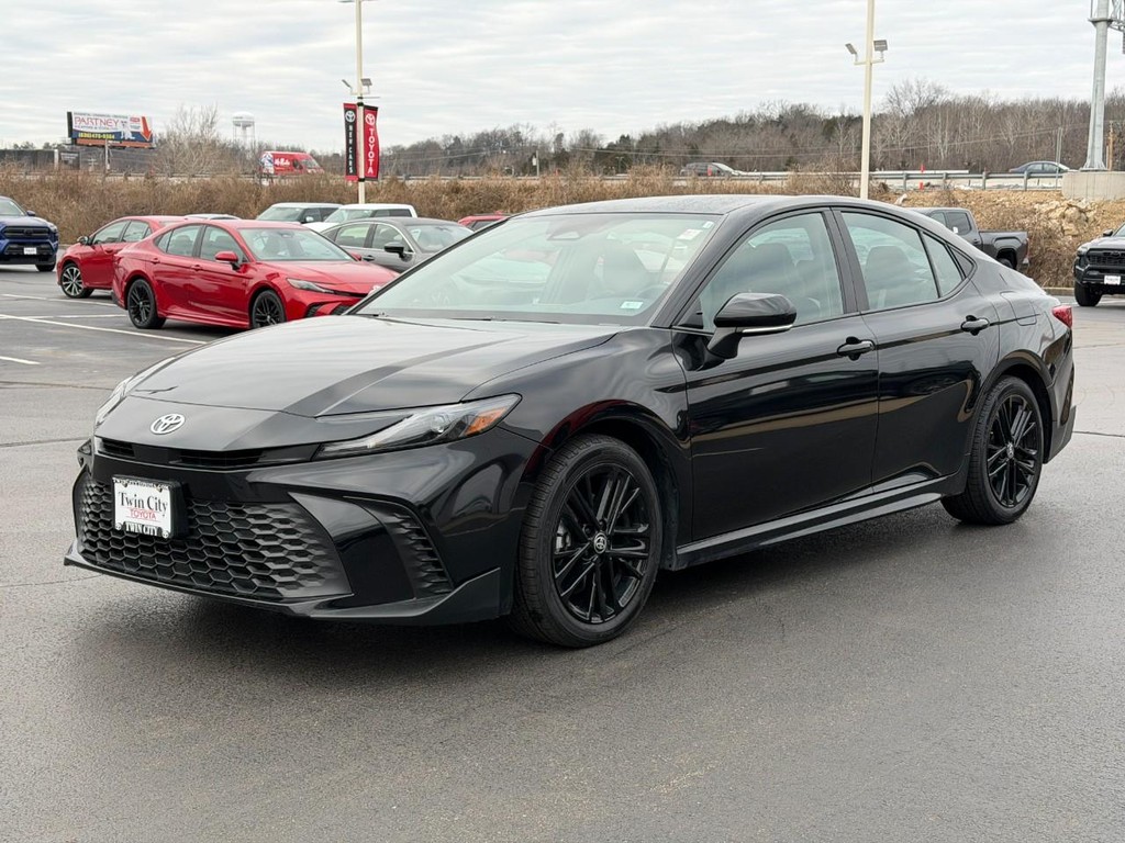 Toyota Camry Vehicle Image 9