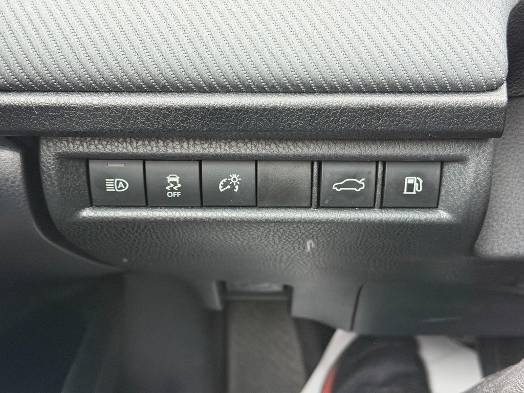 Toyota Camry Vehicle Image 16