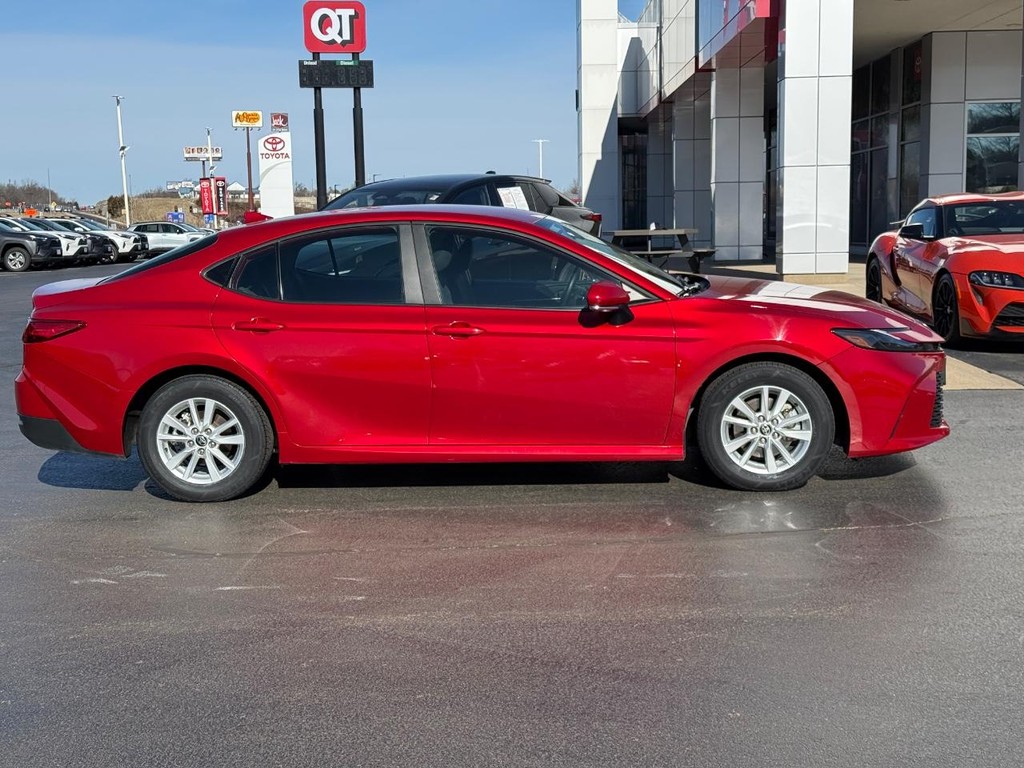 Toyota Camry Vehicle Image 2