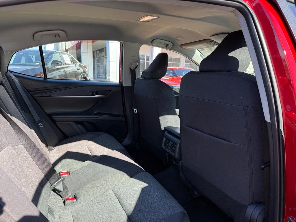 Toyota Camry Vehicle Image 11