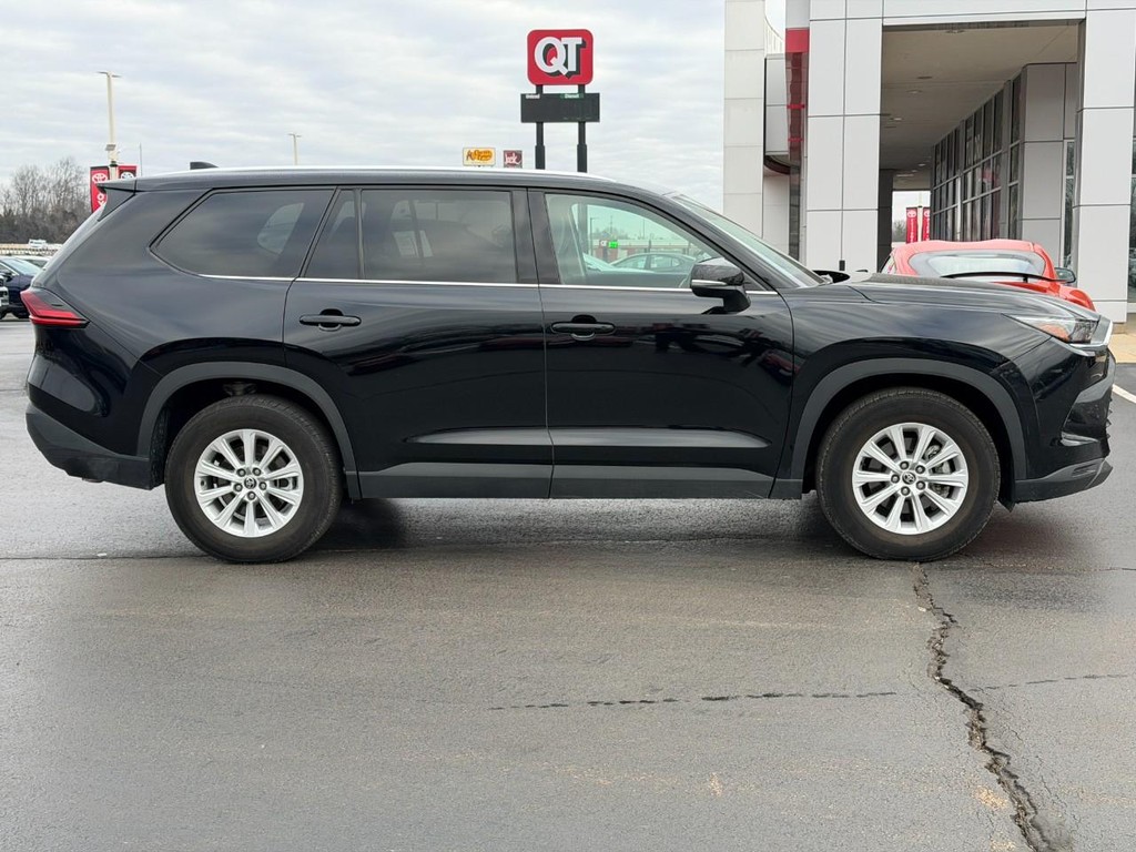 Toyota Grand Highlander Vehicle Image 2