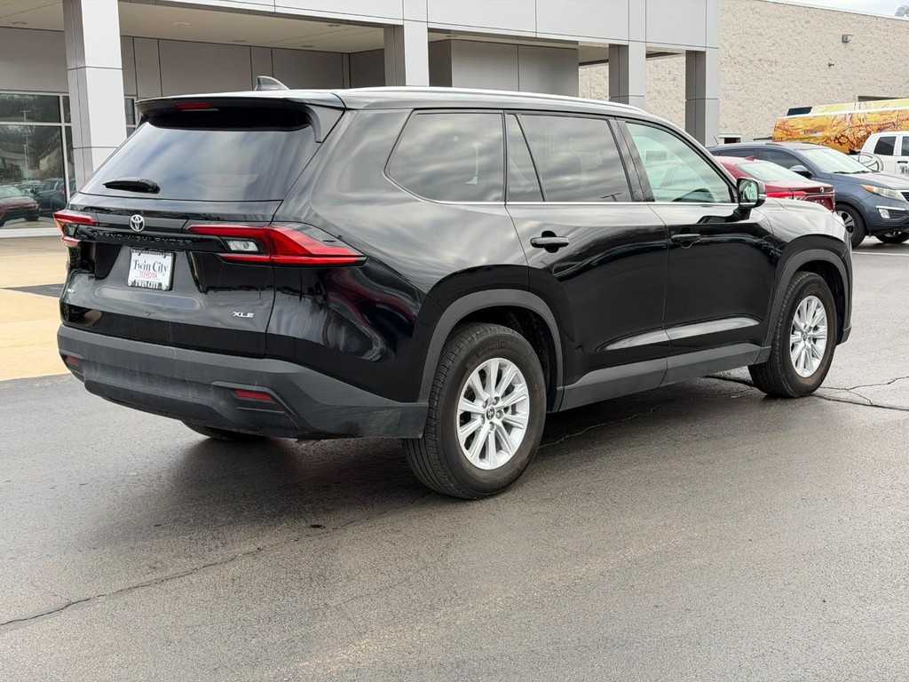 Toyota Grand Highlander Vehicle Image 3