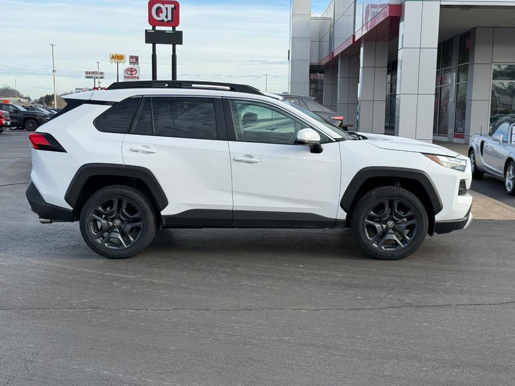 Toyota RAV4 Vehicle Image 2