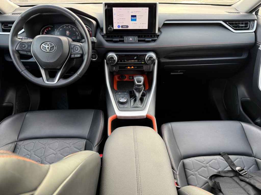 Toyota RAV4 Vehicle Image 12